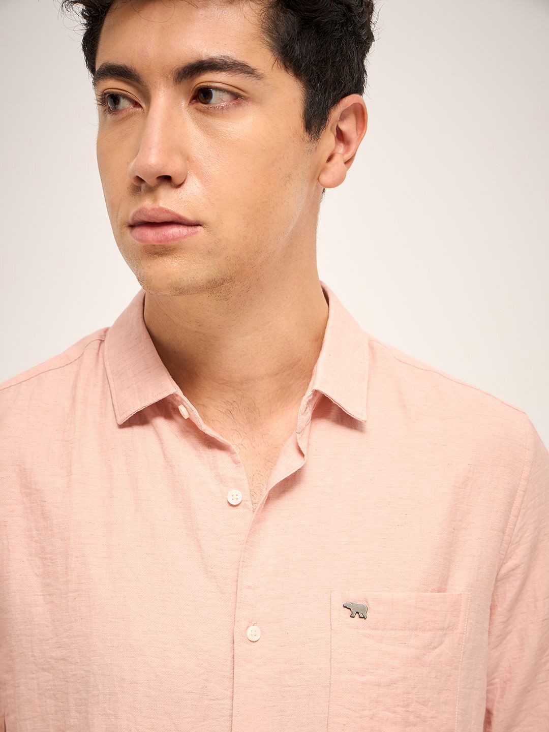 THE BEAR HOUSE Men Spread Collar Solid Nylon Slim Fit Casual Shirt