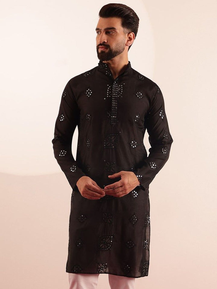 SOJANYA Men Embroidered Mirror Work Kurta
