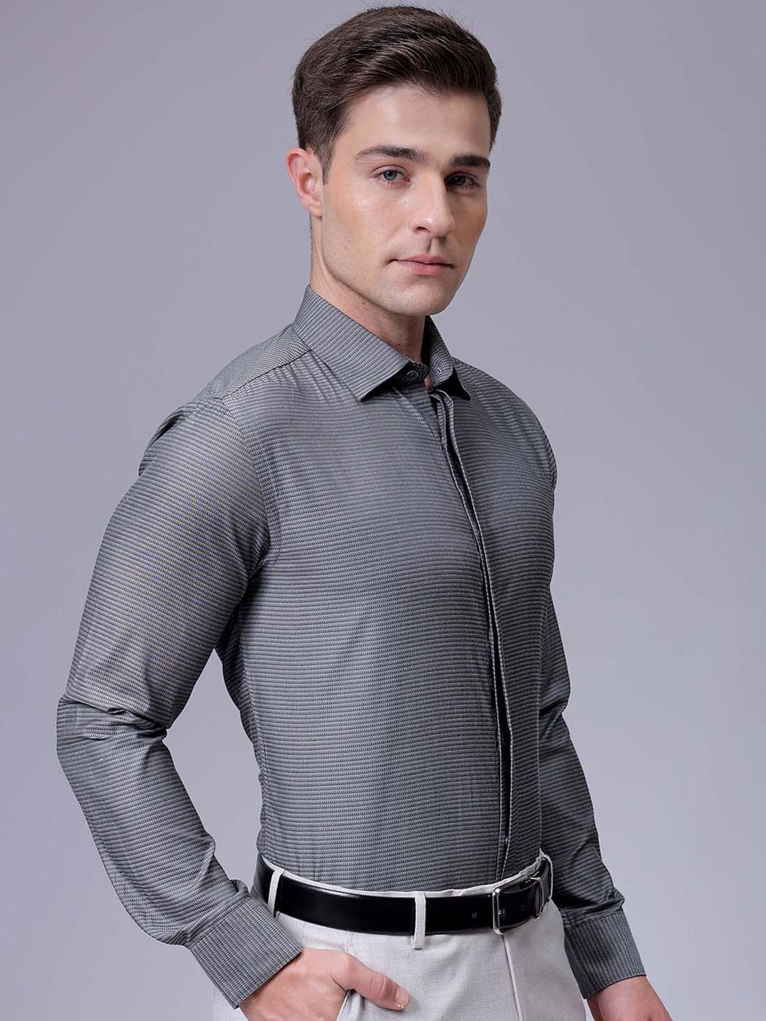 The Indian Garage Co. X Luxe Men Slim Fit Cutaway Collar Textured Formal Shirt