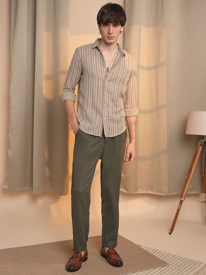 Campus Sutra Men Comfort Opaque Striped Casual Shirt