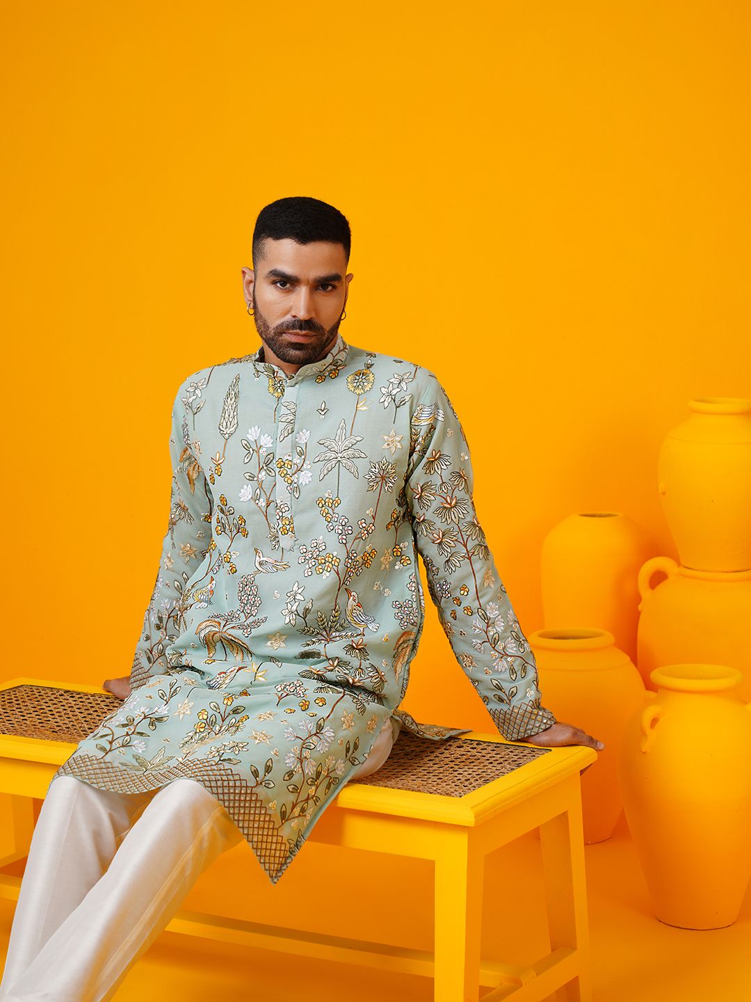 SOJANYA LUXE Kolar Mandarin Sulam Bunga Georgette Kurta Lurus Dengan Seluar