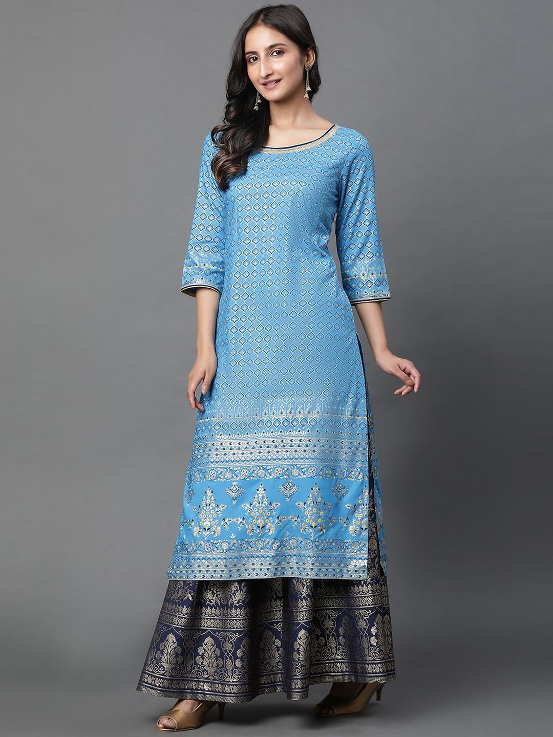 AURELIA Women Embroidered Gotta Patti Kurta