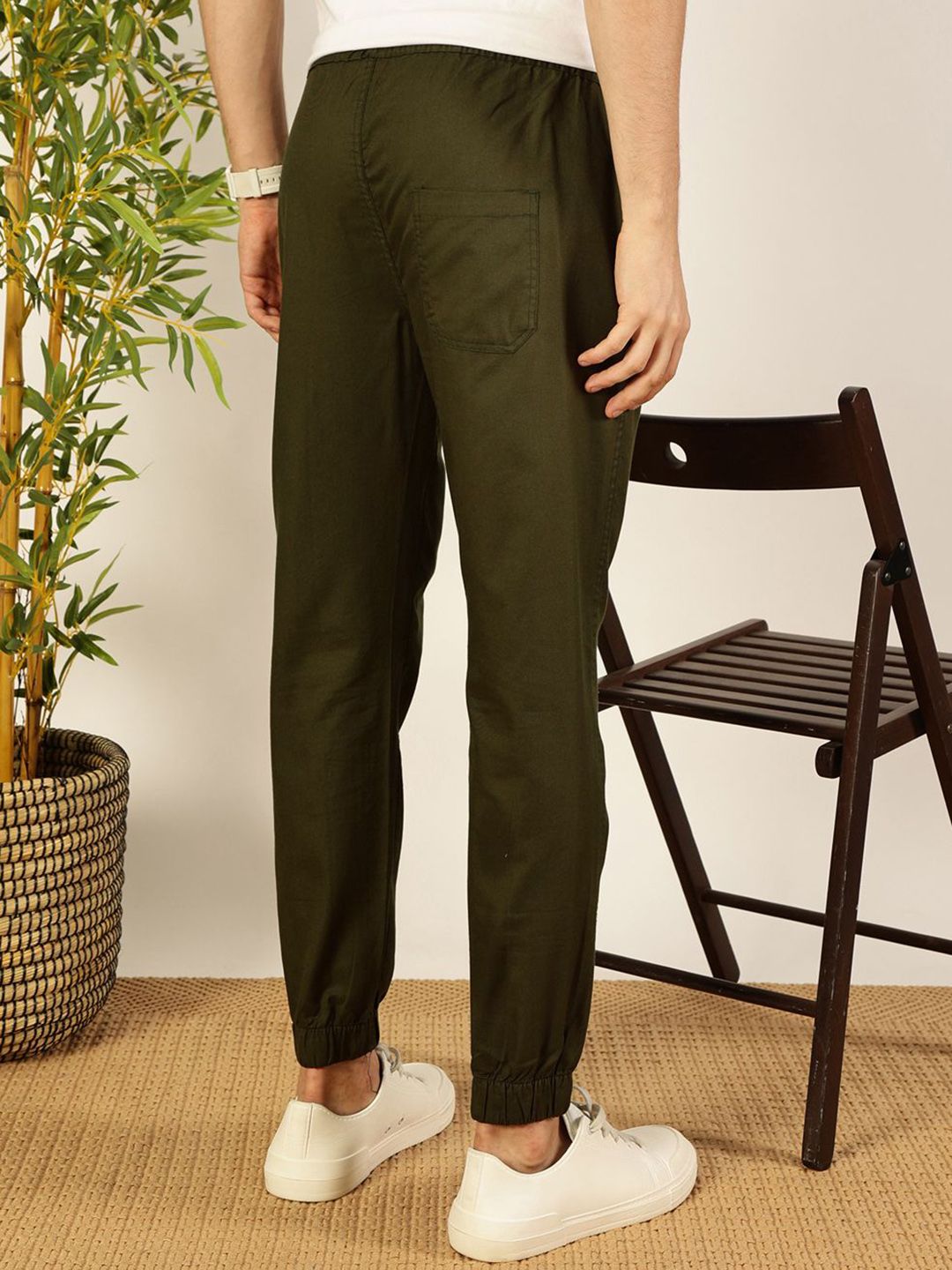 Thomas Scott Men Regular Fit Classic Easy Wash Mid-Rise Woven Joggers