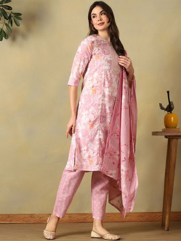 Mamicha Women Floral Printed Regular Thread Work Pure Cotton Kurta with Trousers & With Dupatta