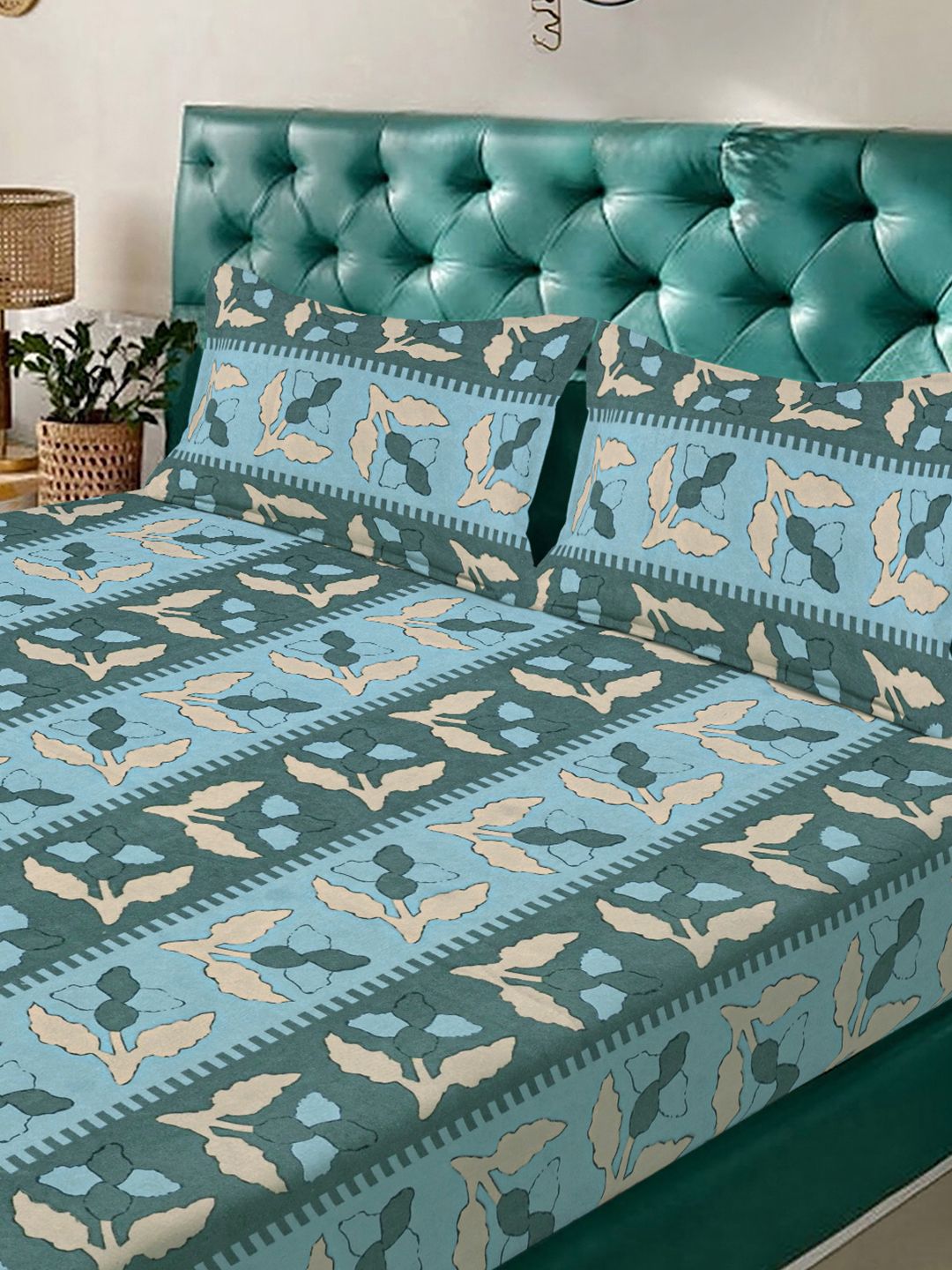KLOTTHE Multicoloured Floral 300 TC King Bedsheet with 2 Pillow Covers