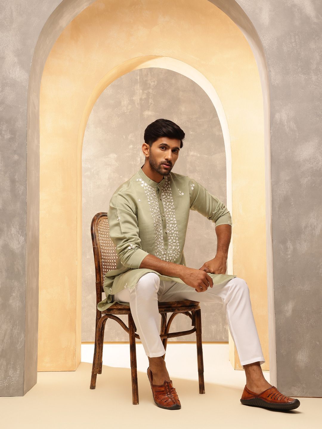 Anouk Geometric Embroidered Band Collar Thread Work Cotton Silk Straight Kurta