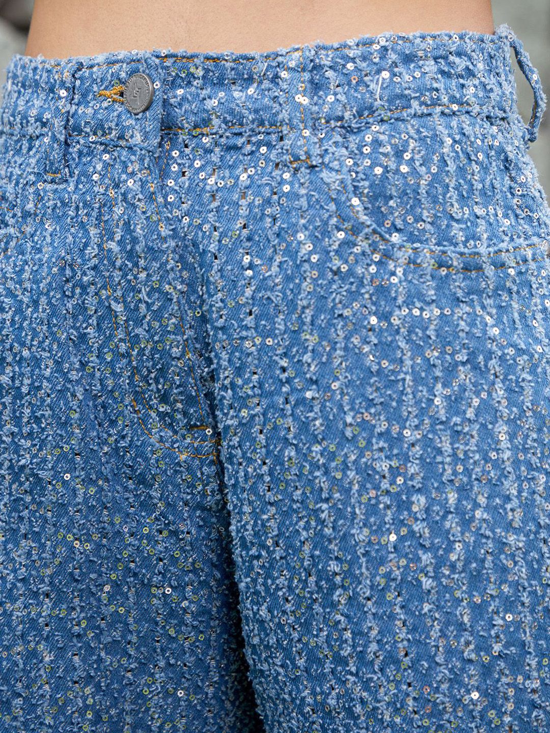 Campus Sutra Women Comfort Relaxed Fit Mid-Rise Stretchable Jeans