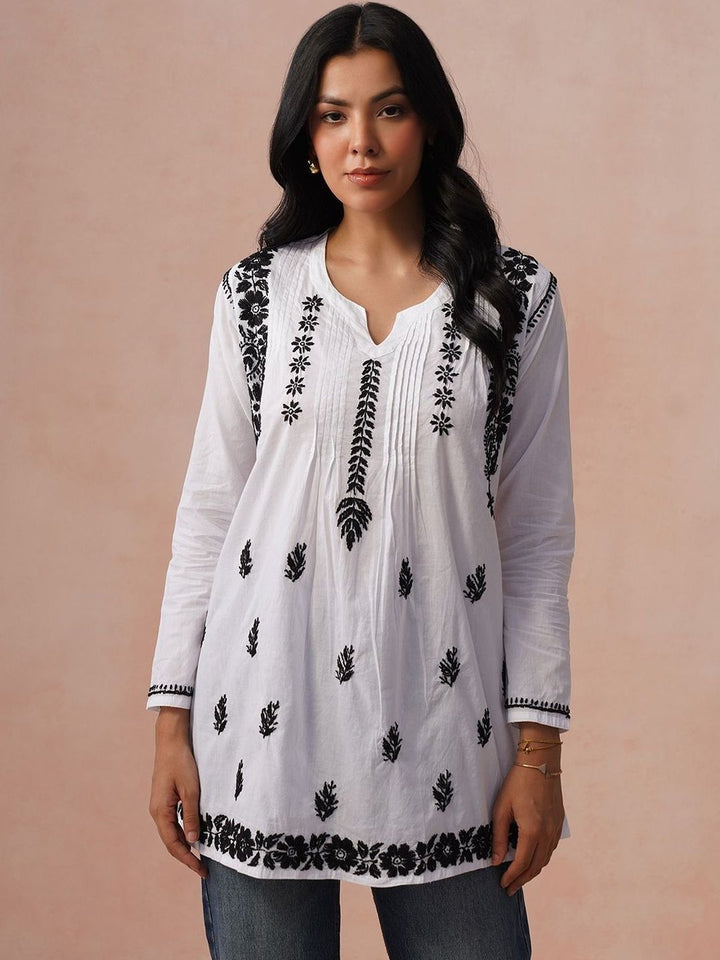 Rumah Wanita Chikankari Motif Etnik Bersulam Kurta Chikankari