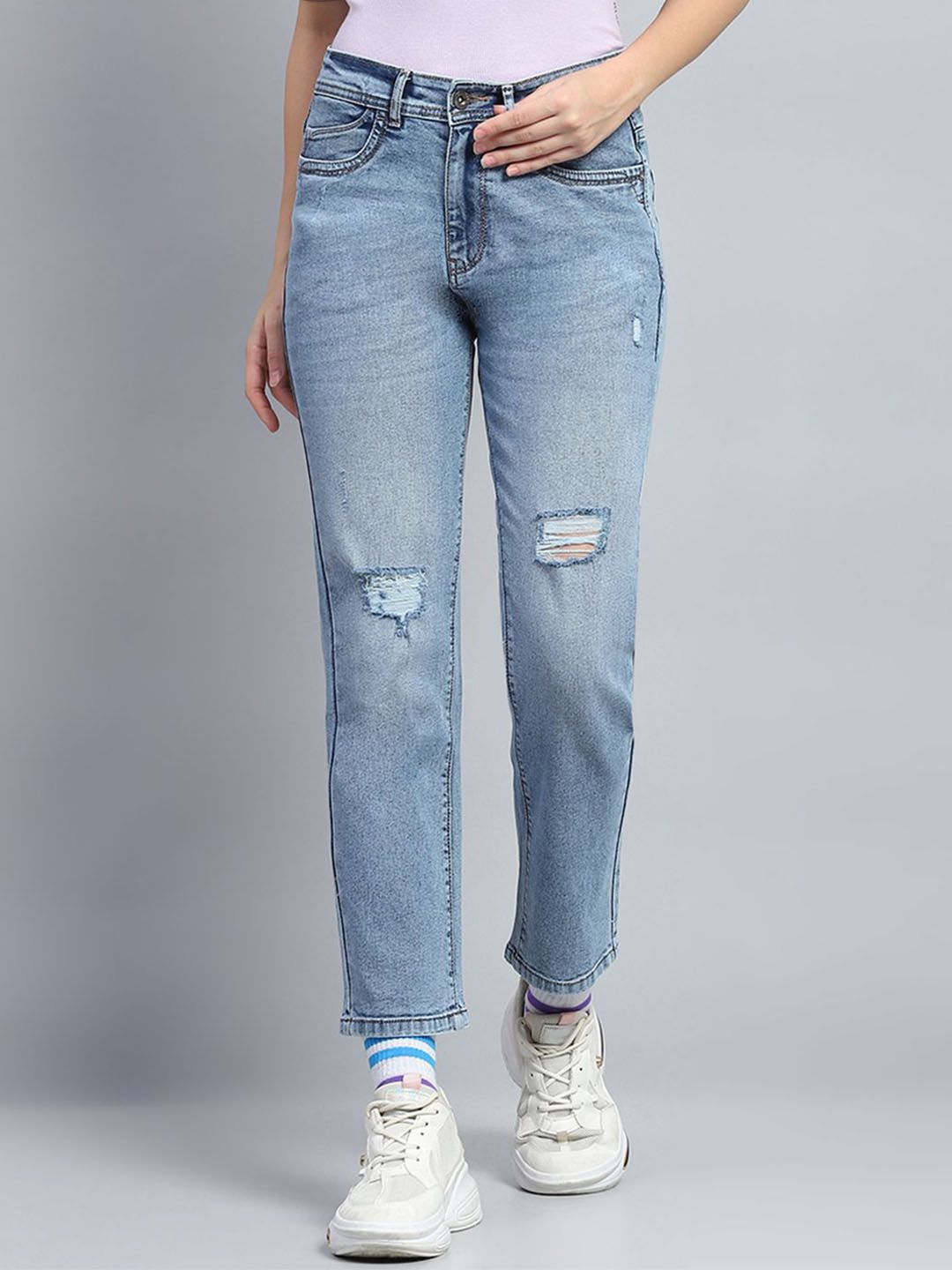 Monte Carlo Women Solid Cotton Mid-Rise Straight Fit Mildly Distressed Heavy Fade Jeans