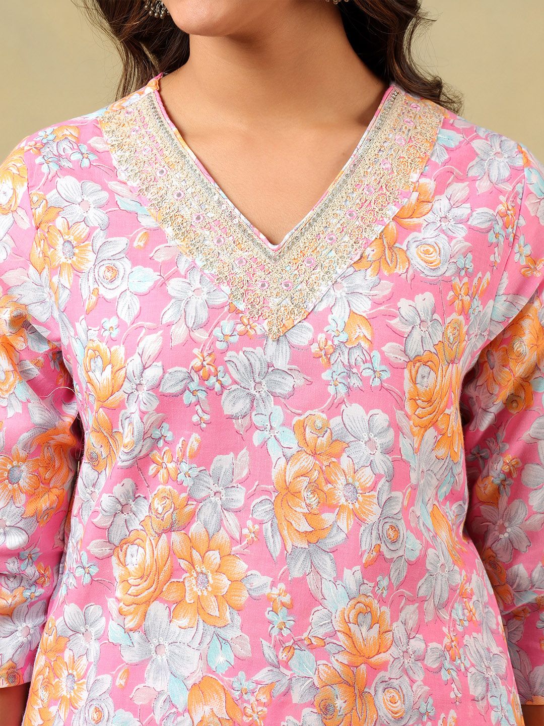 Mamicha Women Floral Printed Regular Thread Work Pure Cotton Kurta with Trousers & With Dupatta