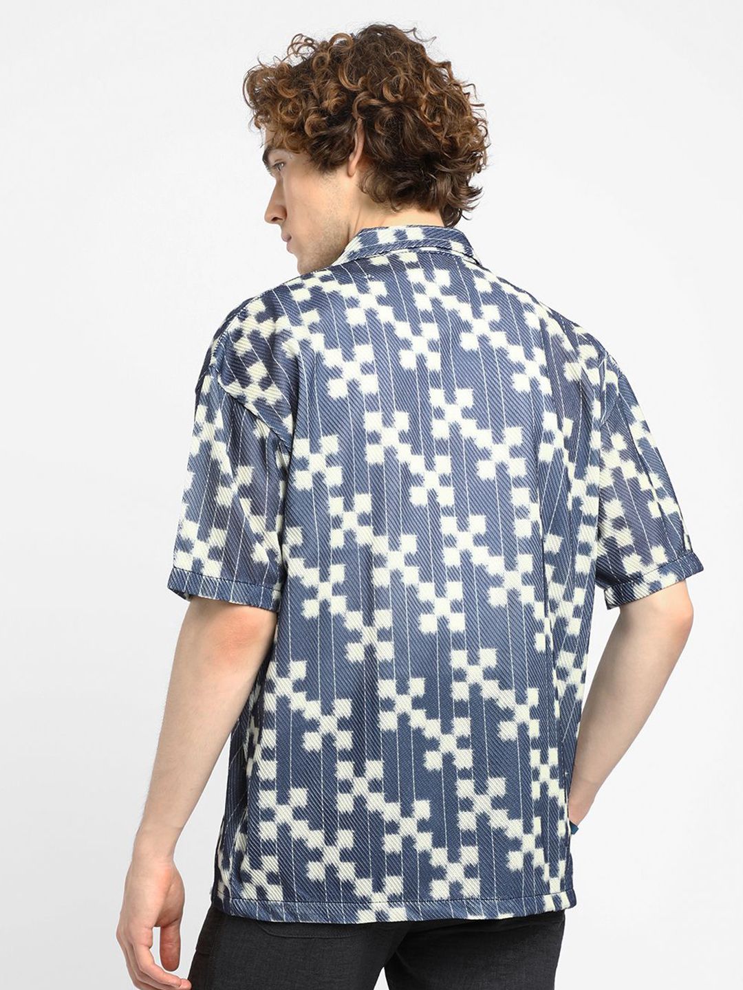 Campus Sutra Men Comfort Abstract Printed Oversized Casual Shirt