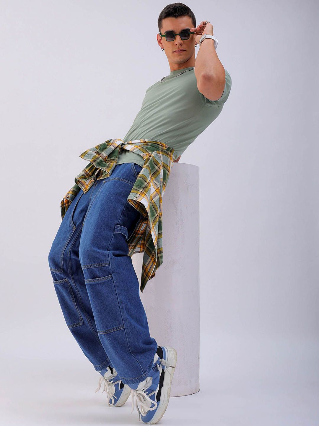 The Indian Garage Co Men Mid-Rise Loose Baggy Fit Elasticated Wasit Cargo Jeans