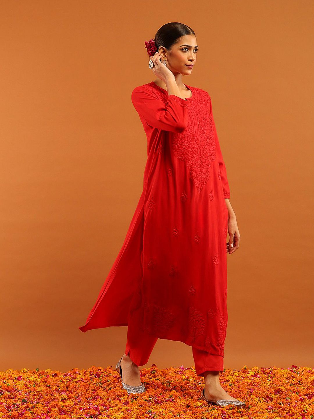 Rumah Wanita Chikankari Kurta Bersulam Chikankari Rayon Merah