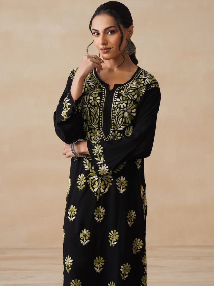 Set Seluar Kurta Motif Etnik Bersulam House of Chikankari