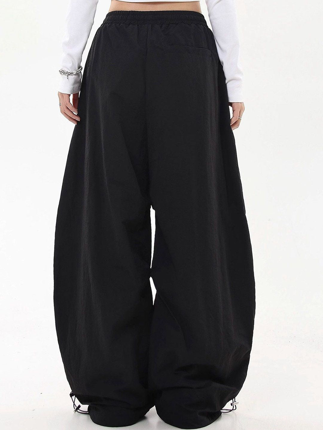 DressBerry Women Low-Rise Loose Fit Wide Leg Trousers