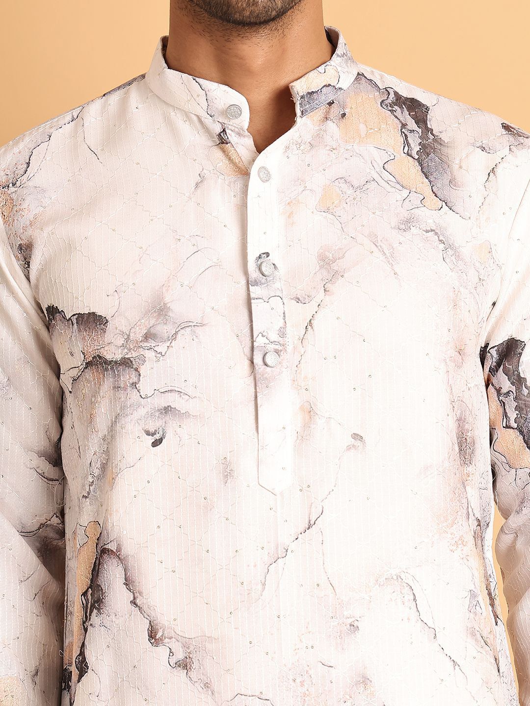 Jompers Men Embroidered Sequinned Kurta