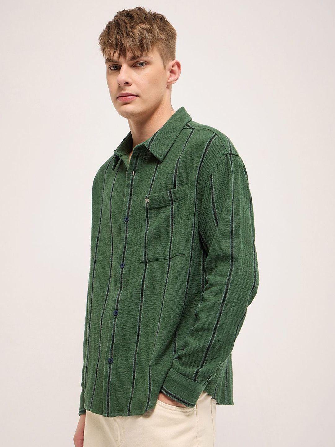 THE BEAR HOUSE Men Spread Collar Vertical Striped Cotton Relaxed Fit Casual Shirt