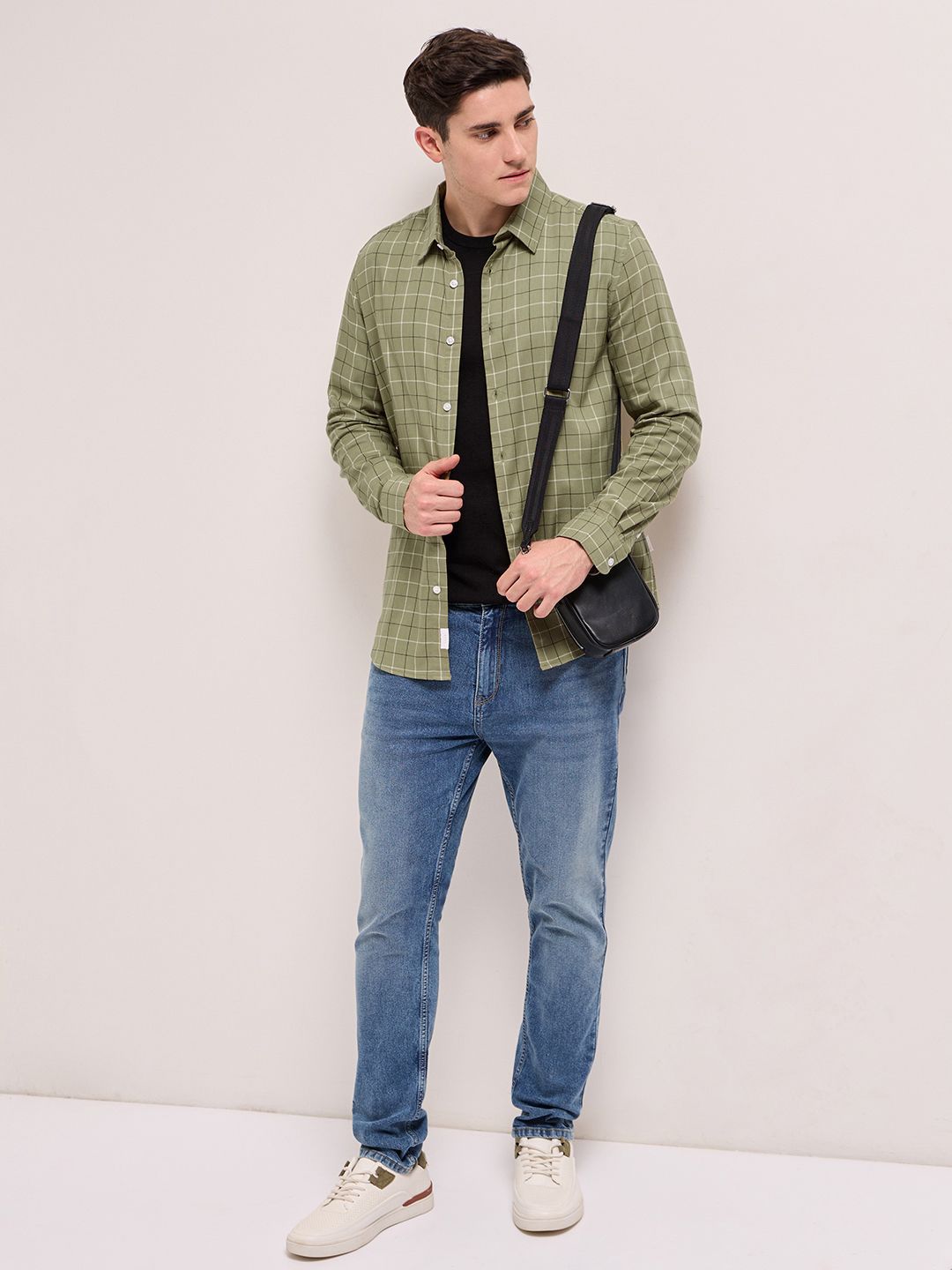 THE BEAR HOUSE Men Spread Collar Windowpane Checked Cotton Slim Fit Casual Shirt