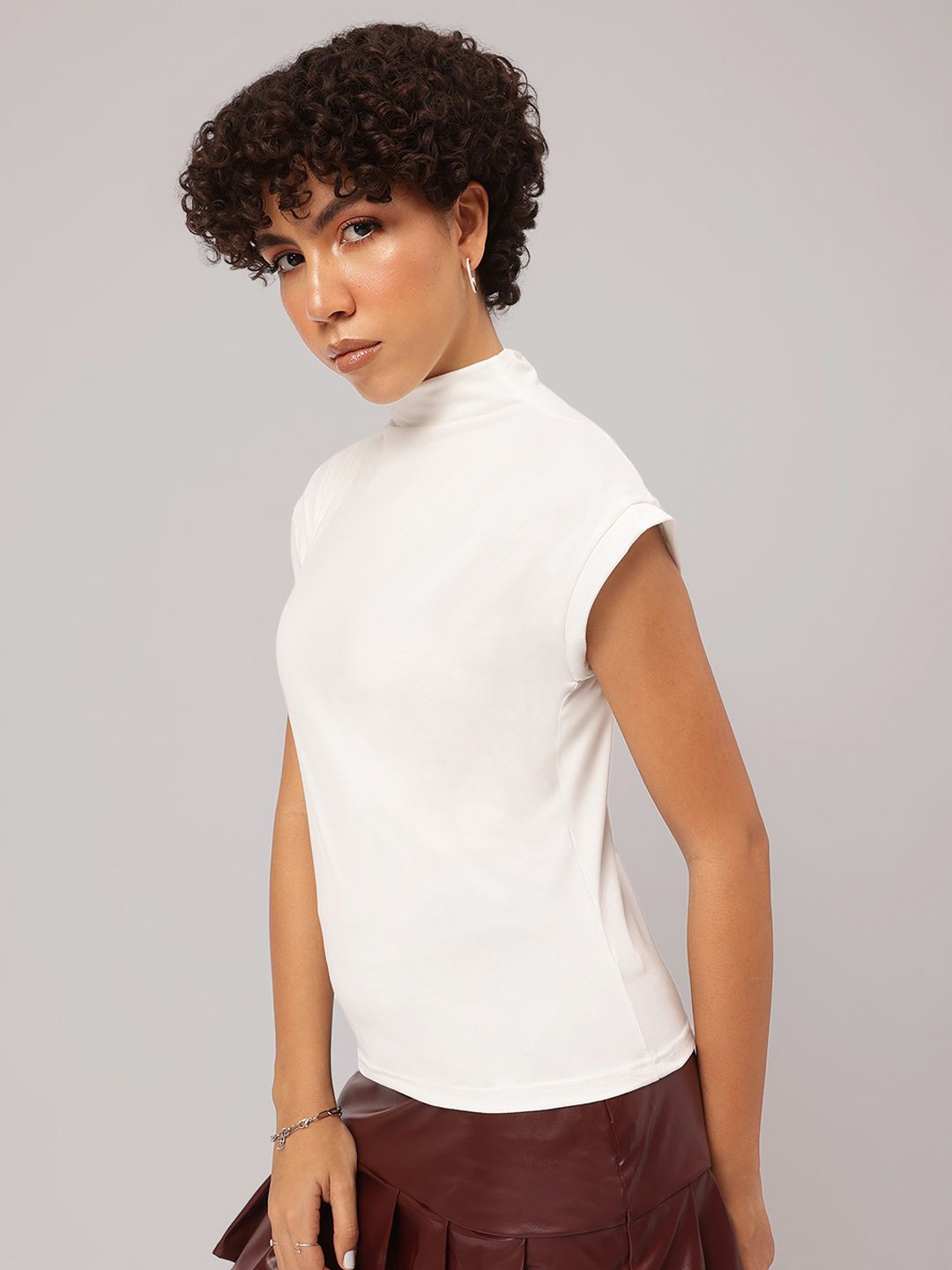 DressBerry Graceful Choker Neck Extended Sleeve Top