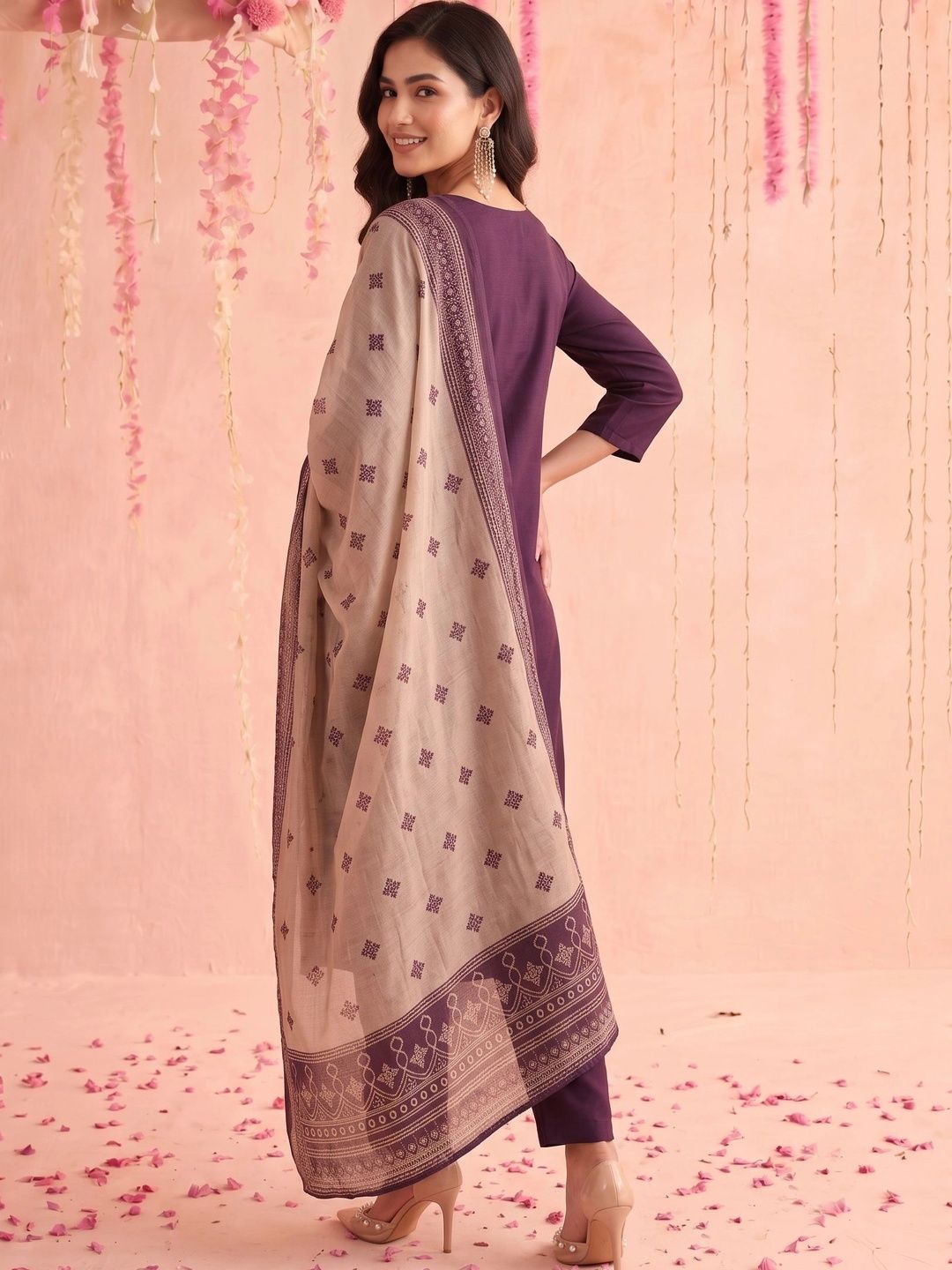 Mamicha Women Ethnic Motifs Embroidered Regular Thread Work Kurta with Trousers & With Dupatta