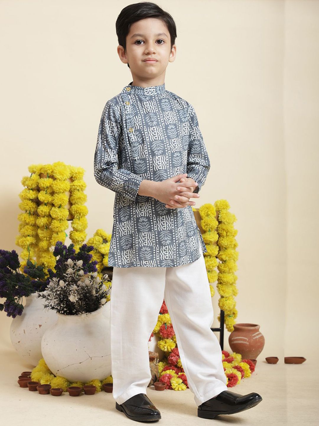 Cutiekins Boys Ethnic Motifs Printed Mandarin Collar Straight Kurta With Pyjamas