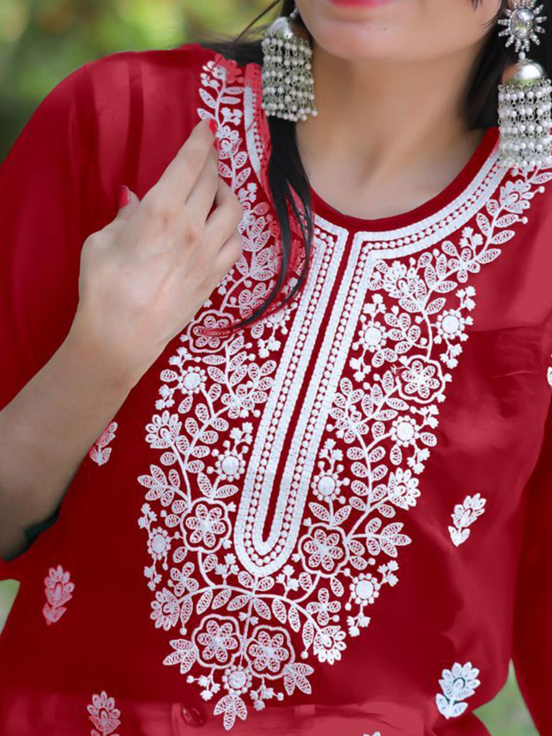 KALINI Women Floral Embroidered Chikankari Floral Georgette Kurta