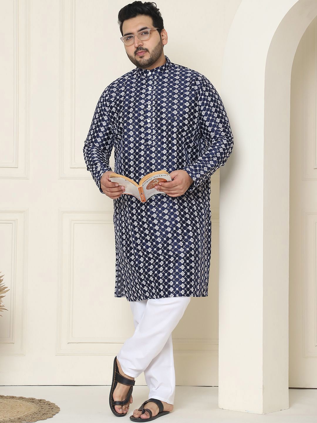 SOJANYA PLUS Ethnic Motifs Embroidered Thread Work Band Collar Straight Kurta With Pyjamas