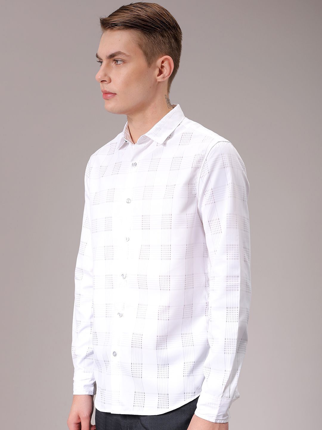 The Indian Garage Co Men Spread Collar Checked Slim Fit Shirt