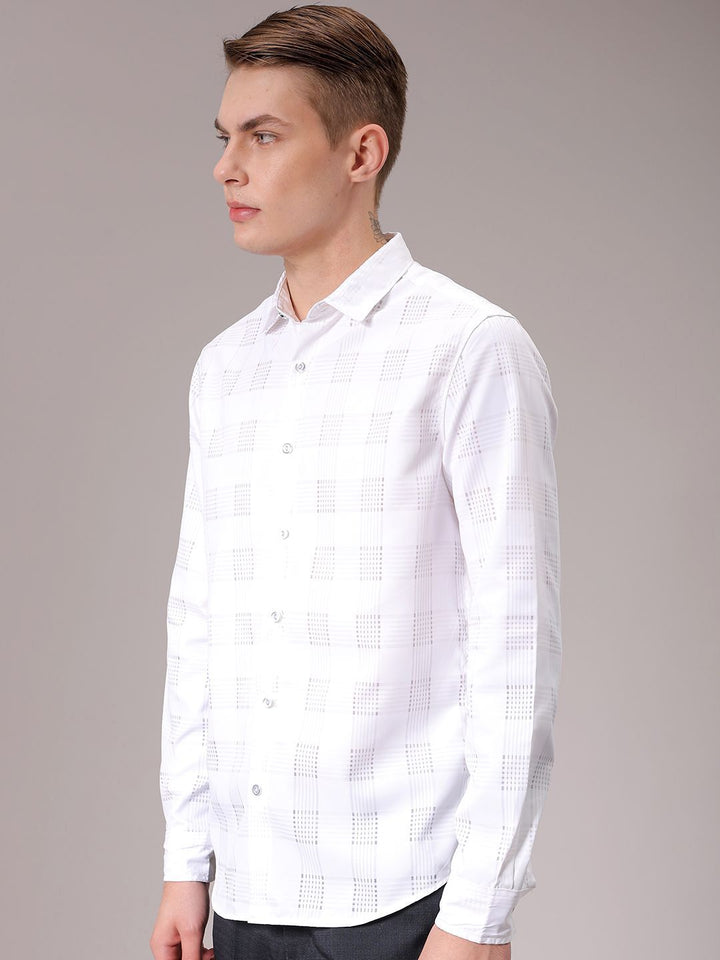 The Indian Garage Co Men Spread Collar Checked Slim Fit Shirt