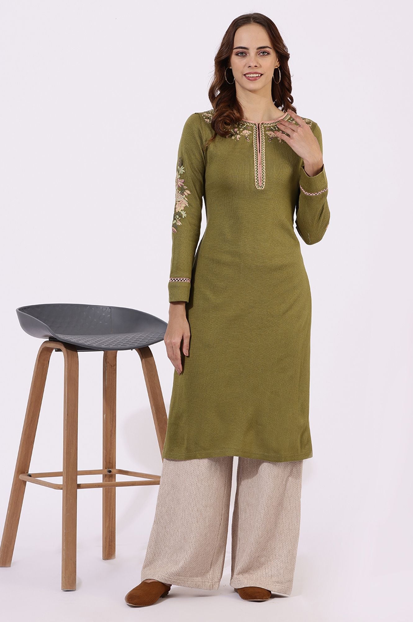 W Floral Embroidered Round Neck Straight Kurta