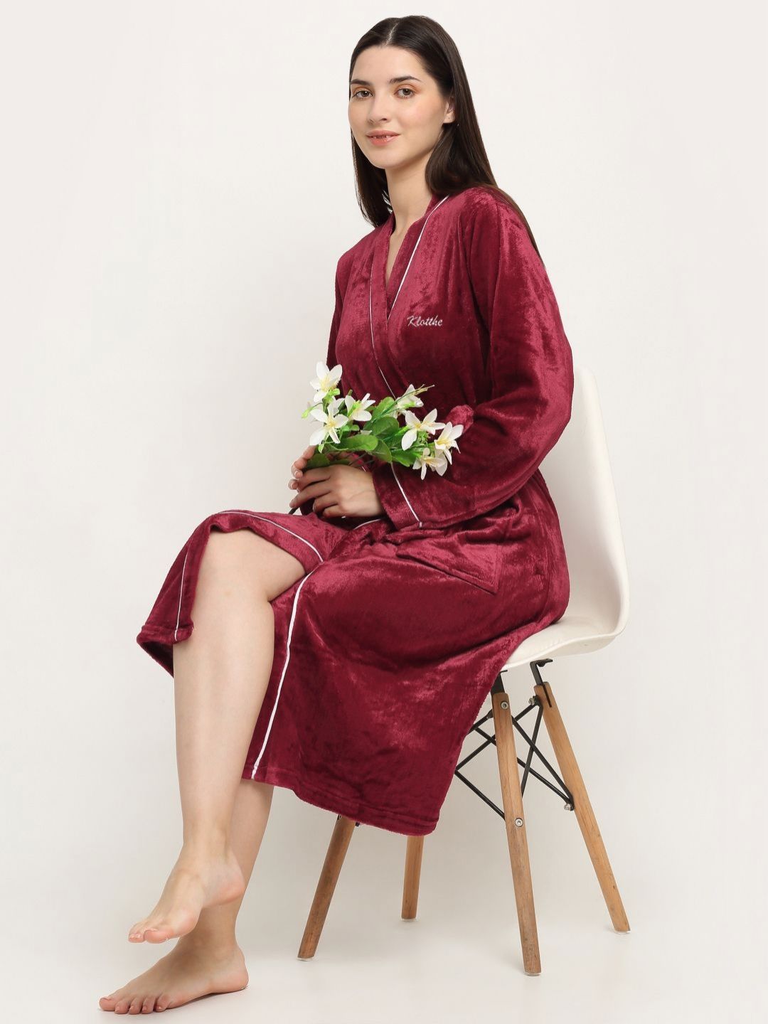 KLOTTHE Red Woolen Long Sleeves Bath Robe With Belt