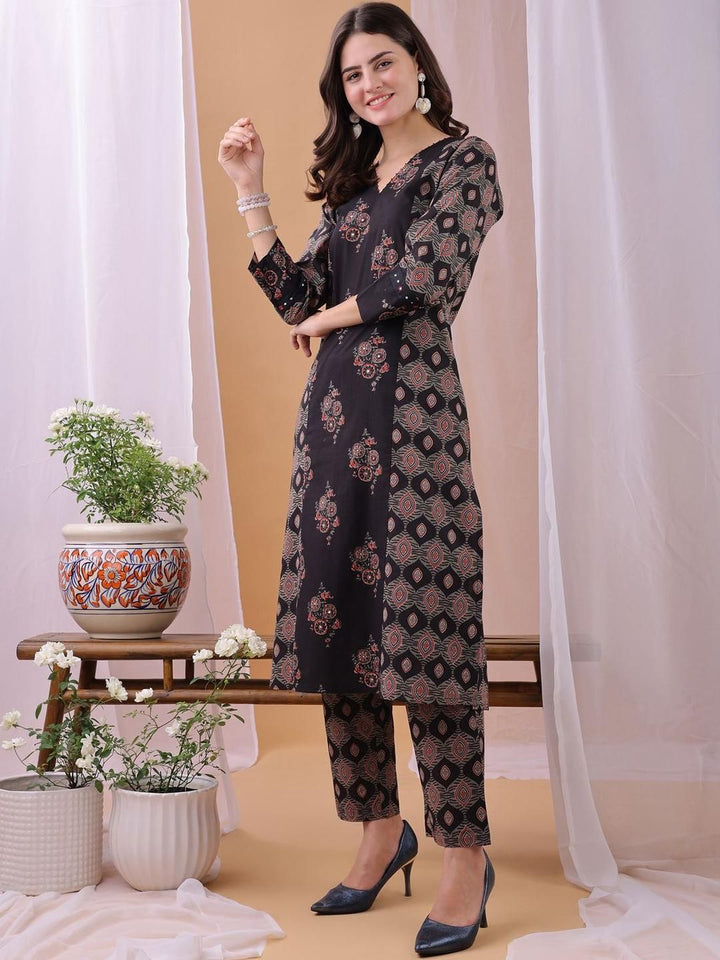 KALINI Women Printed Regular Pure Cotton Kurta with Trousers