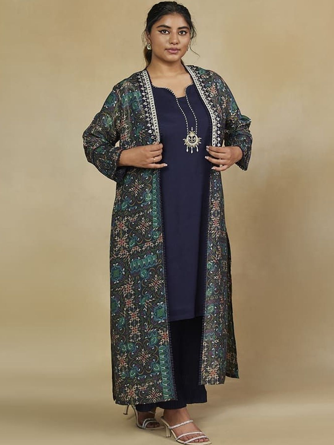 Mamicha Printed V-Neck Top With Shrug  & Trousers Co-Ords Set
