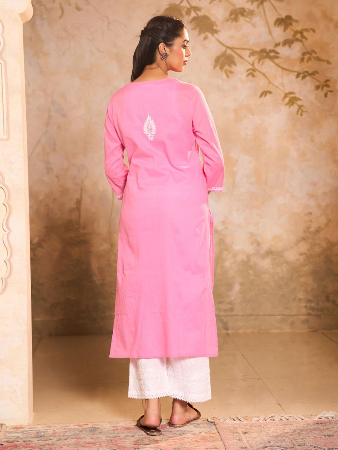House of Chikankari Women Pink Cotton Chikankari Embroidered Kurta