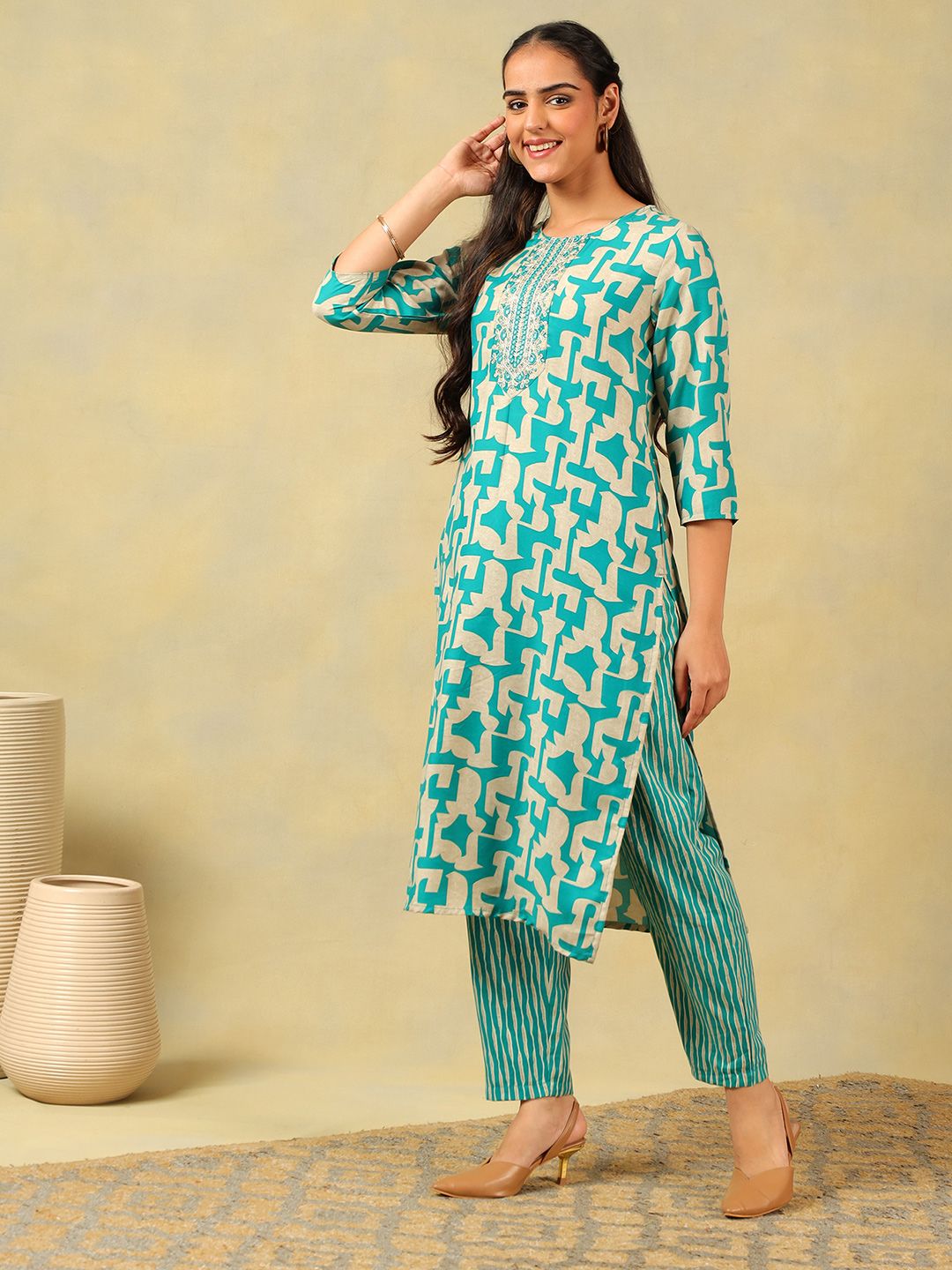 Mamicha Women Printed Regular Thread Work Pure Cotton Kurta with Trousers & With Dupatta