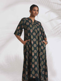 trueBrowns Floral Printed Straight Kurta with Trousers