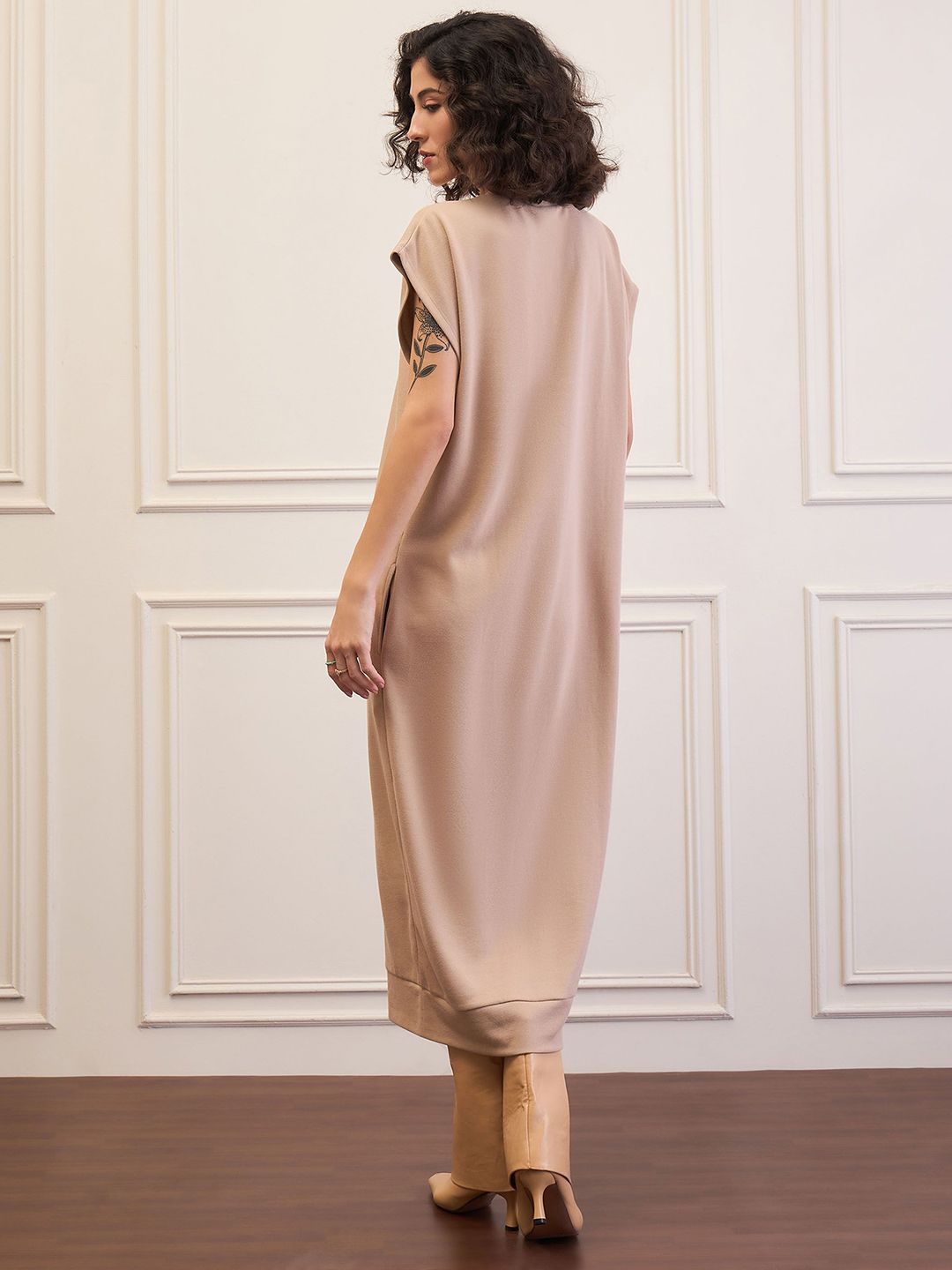 SASSAFRAS Women Midi V-Neck Sweater Dress