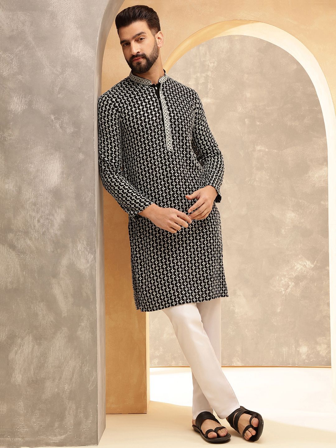 Anouk Motif Etni Hitam Bersulam Kurta Lurus Kapas Tulen Dengan Seluar