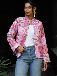 Jaket Berkuilt Bunga-bungaan Wanita House of Chikankari dengan Patchwork