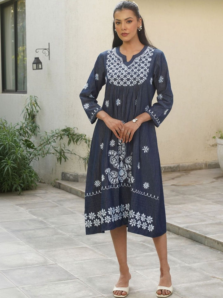 House of Chikankari Chikankari Pepejal A-line Pakaian Panjang Wanita-Gaun Biru Tua