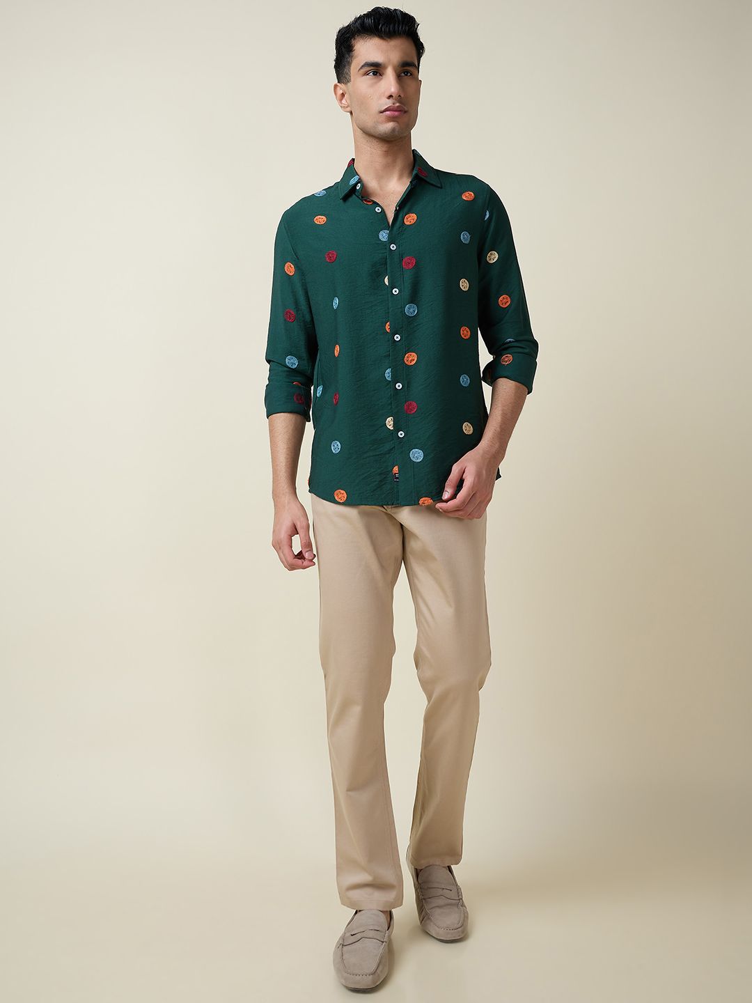 Thomas Scott Men Premium Fit Spread Collar Solid Casual Shirt