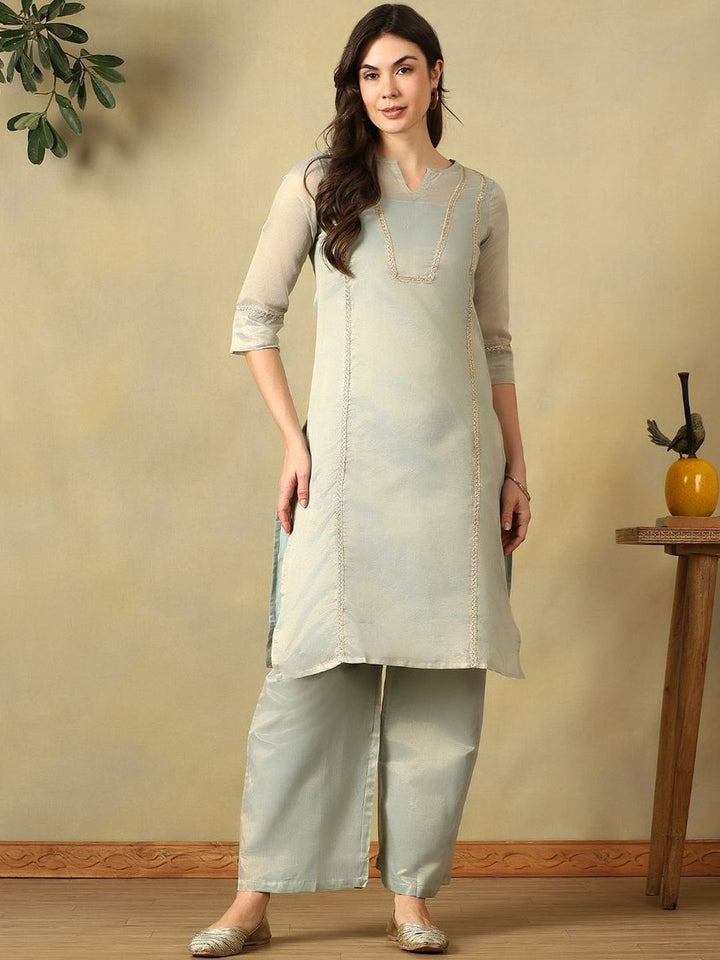 Mamicha Women Regular Thread Work Kurta with Trousers