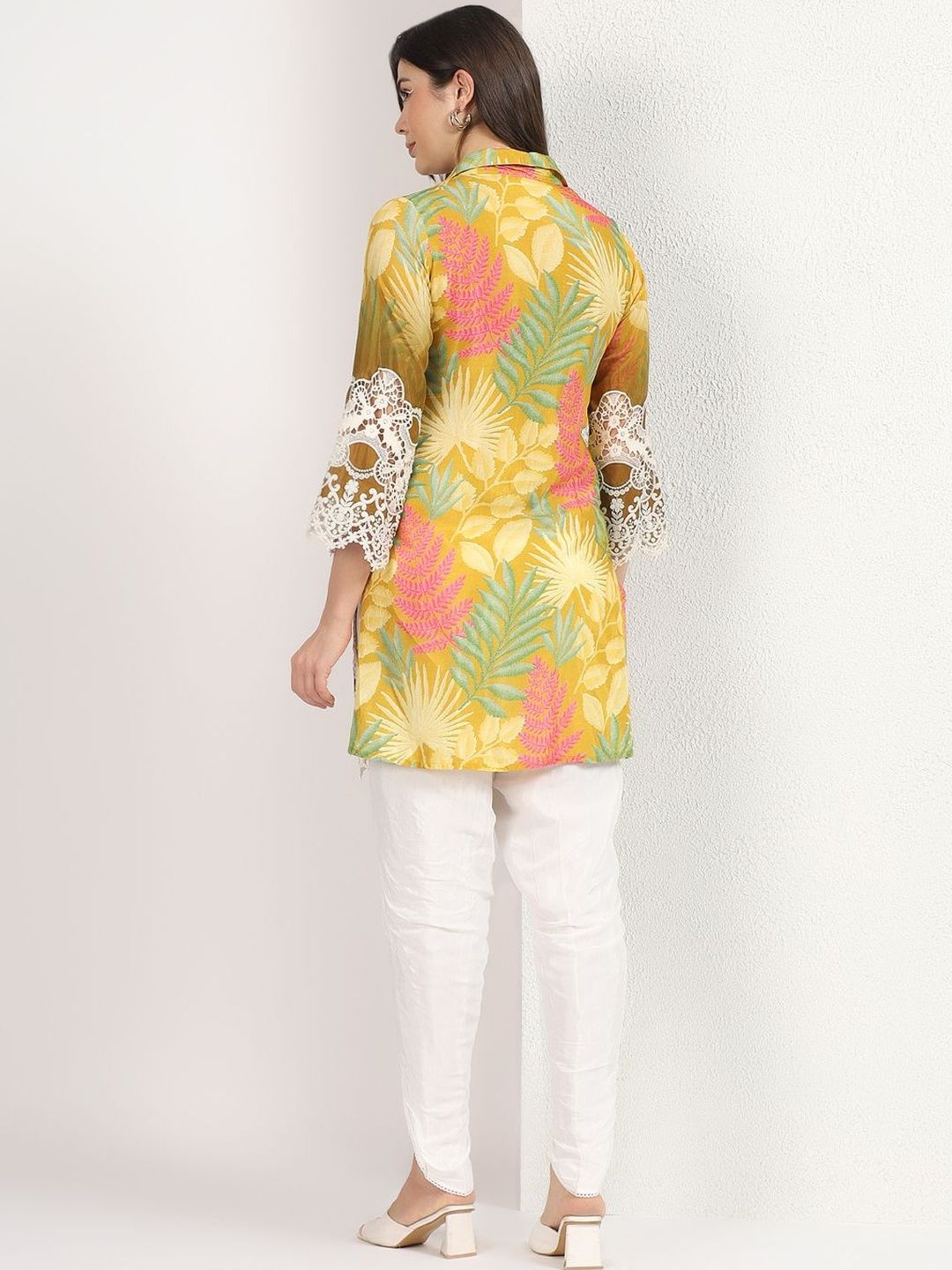 Mamicha Women Floral Printed Regular Thread Work Kurti with Dhoti Pants