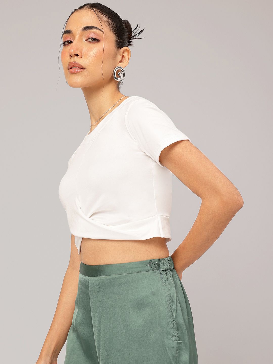 DressBerry Ethereal Twisted Chic Crop Top