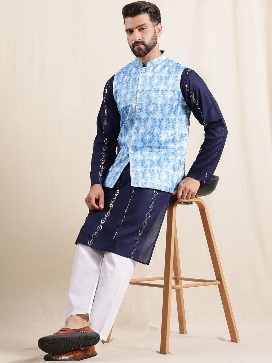 Anouk Men Ethnic Motifs Embroidered Pure Cotton Kurta with Pyjamas & Nehru Jacket