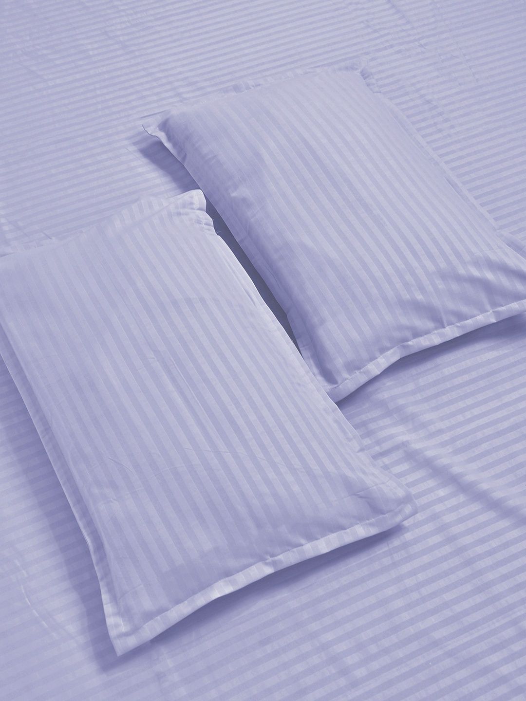 KLOTTHE Lavender Striped 300 TC King Bedsheet with 2 Pillow Covers