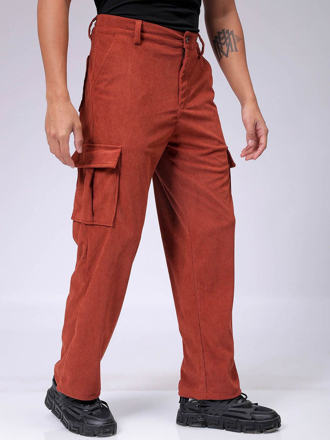 The Indian Garage Co Men Textured Loose Fit Cargos Trousers