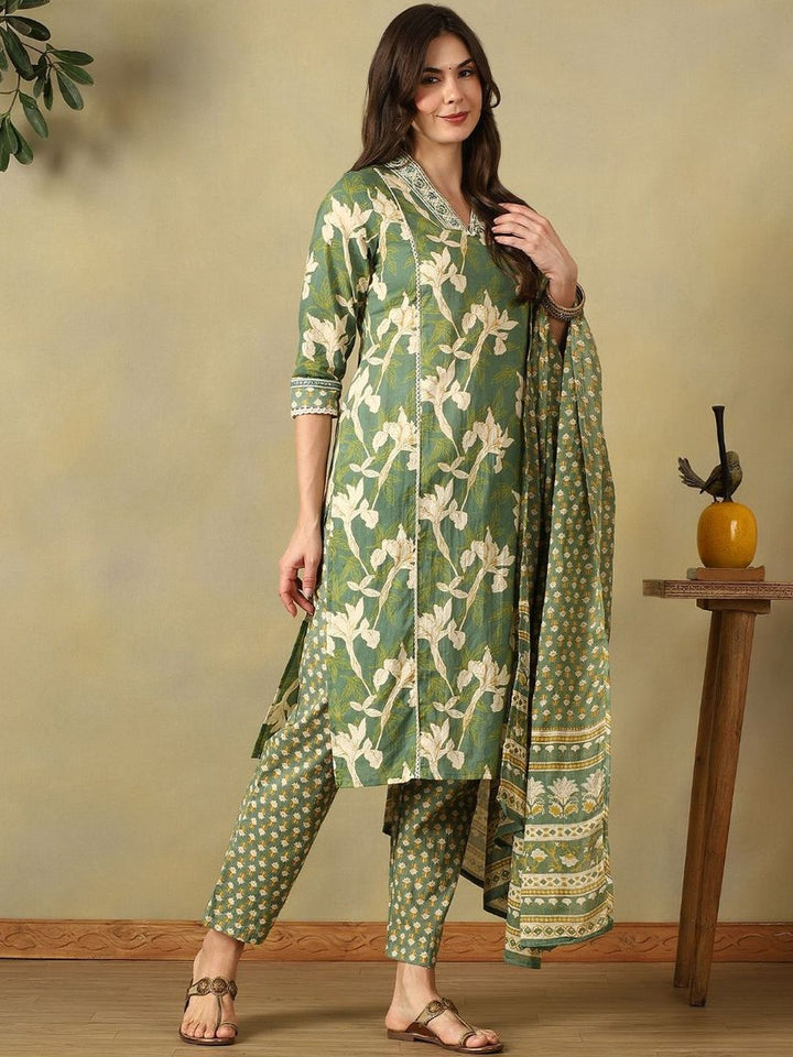Mamicha Women Floral Printed Angrakha Pure Cotton Kurta with Trousers & With Dupatta