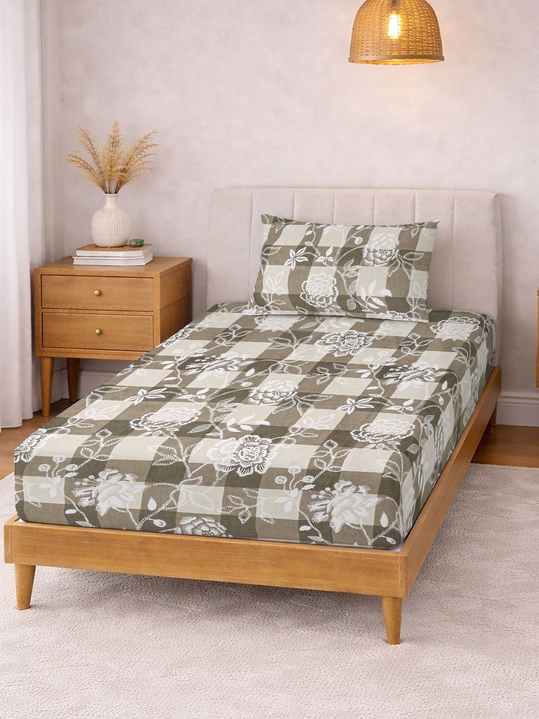 KLOTTHE Beige & White Printed 300 TC Single Bedsheet With Pillow Covers- 2.25 m x 1.5 m