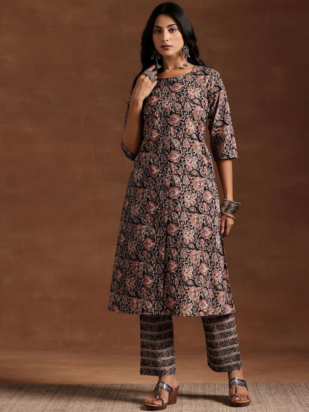 Libas Women Floral Printed Panelled Pure Cotton Kurta with Trousers